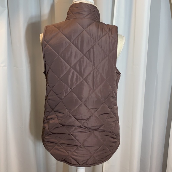 NEW Maurices Reversible Sherpa/Quilted Vest - Picture 10 of 12